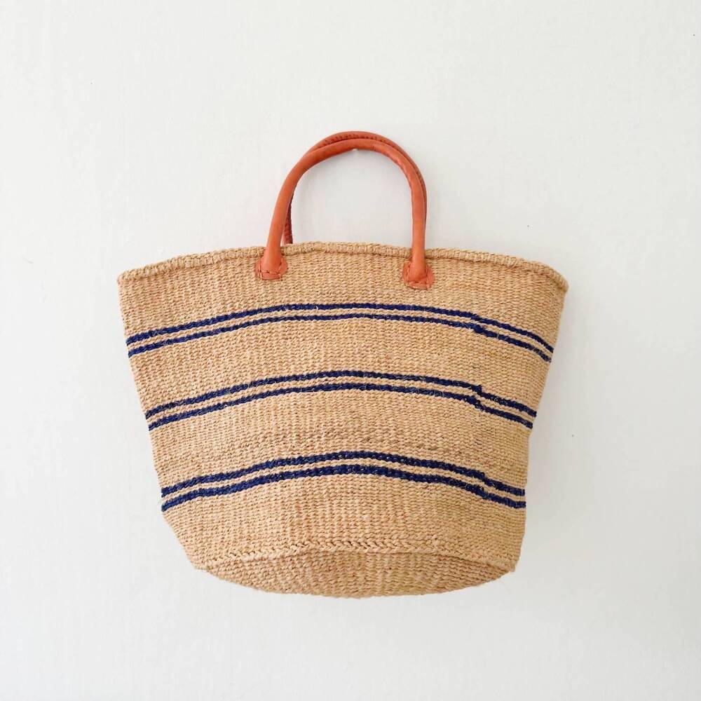 NEW AMSHA kazi tote in natural straw-colored (tan)